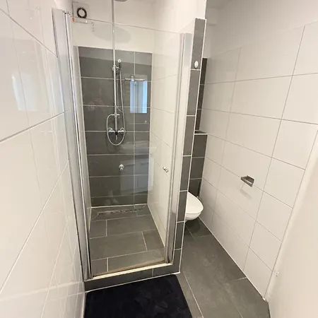 Monteurwohnung Krefeld Duesseldorf Umgebung Terrasse 7 Betten Parkplatz *