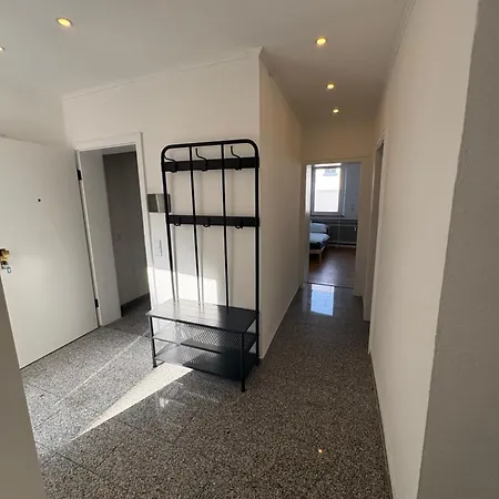 Monteurwohnung Krefeld Duesseldorf Umgebung Terrasse 7 Betten Parkplatz Apartment *