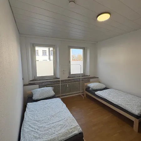 Monteurwohnung Krefeld Duesseldorf Umgebung Terrasse 7 Betten Parkplatz Apartment Toenisvorst